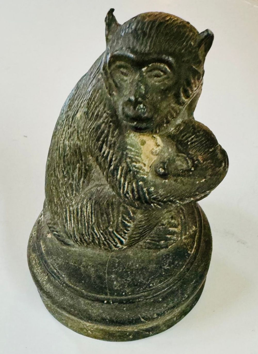 Lot 77: Monkey brass statue Mom and baby antique