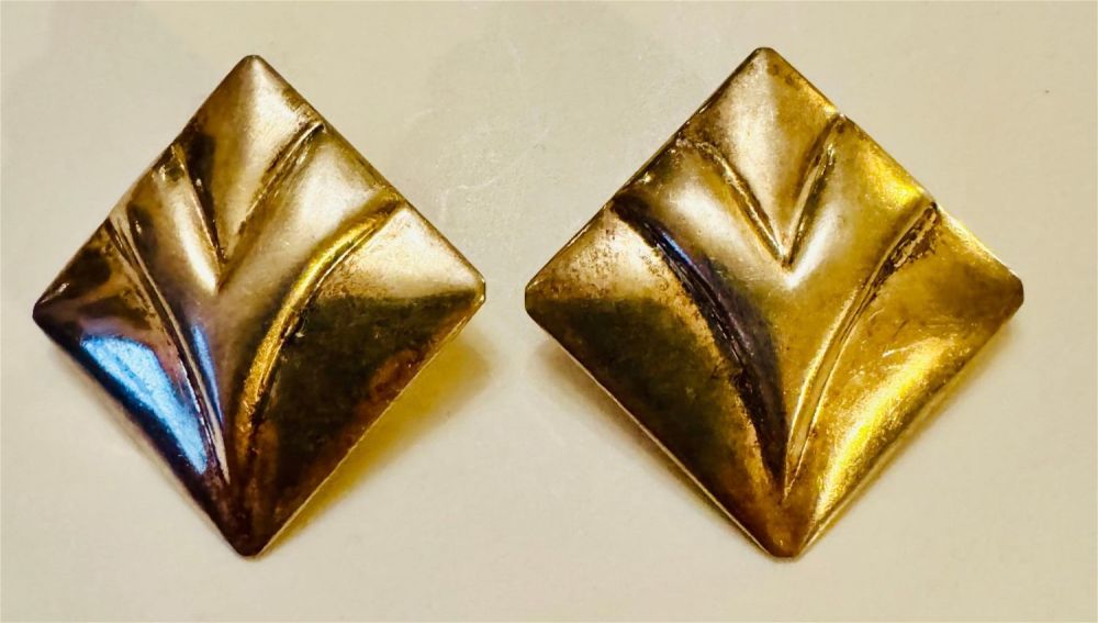 Lot 114: Mexican sterling classic clip earrings.