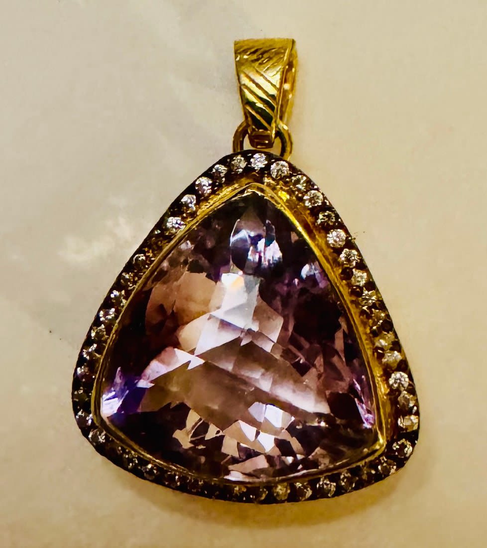 Lot 123: Amethyst vermeil pendant fancy cut