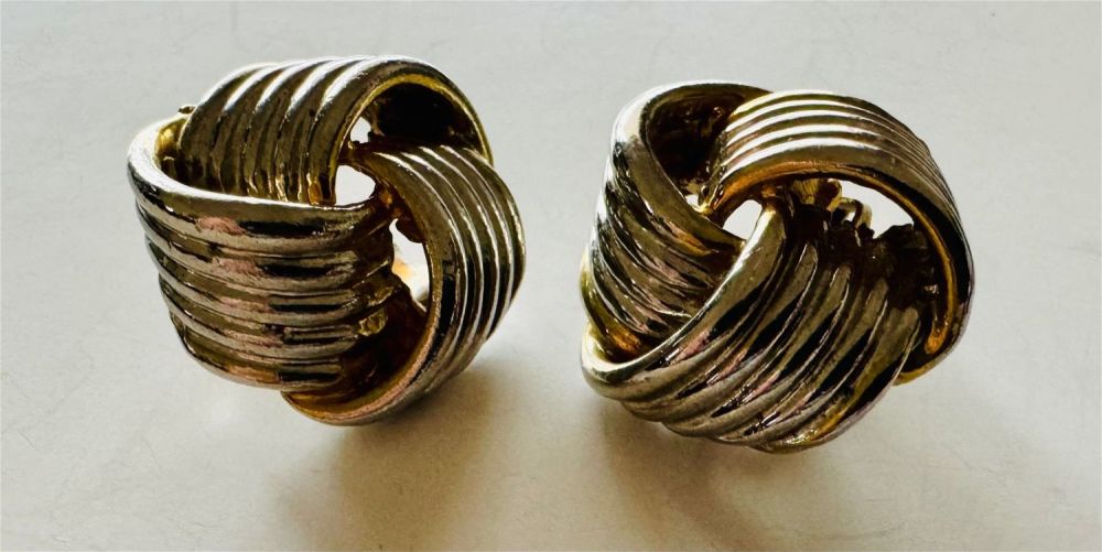 Lot 161: Triple twist knot earrings