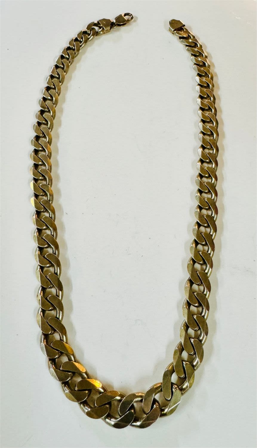 Lot 208: Heavy sterling open link chain