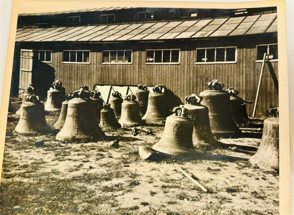 Lot 364: Bell foundry photograph anqtique bell yard