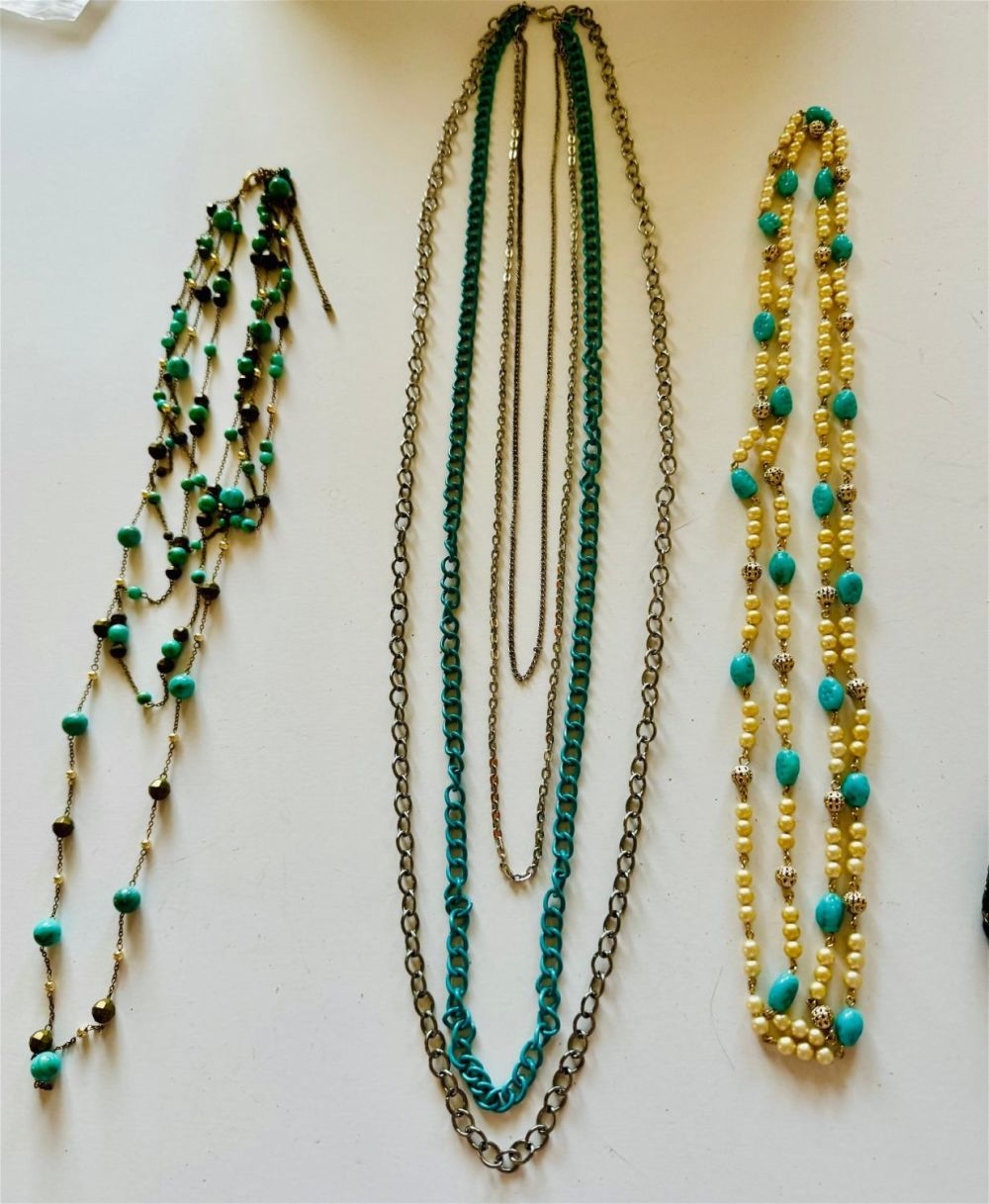 Lot 436: Costume vintage necklace collection-
