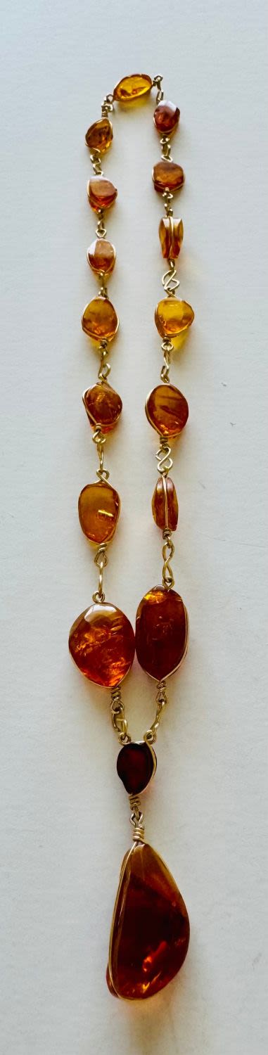 Lot 184: Amber necklace custom
