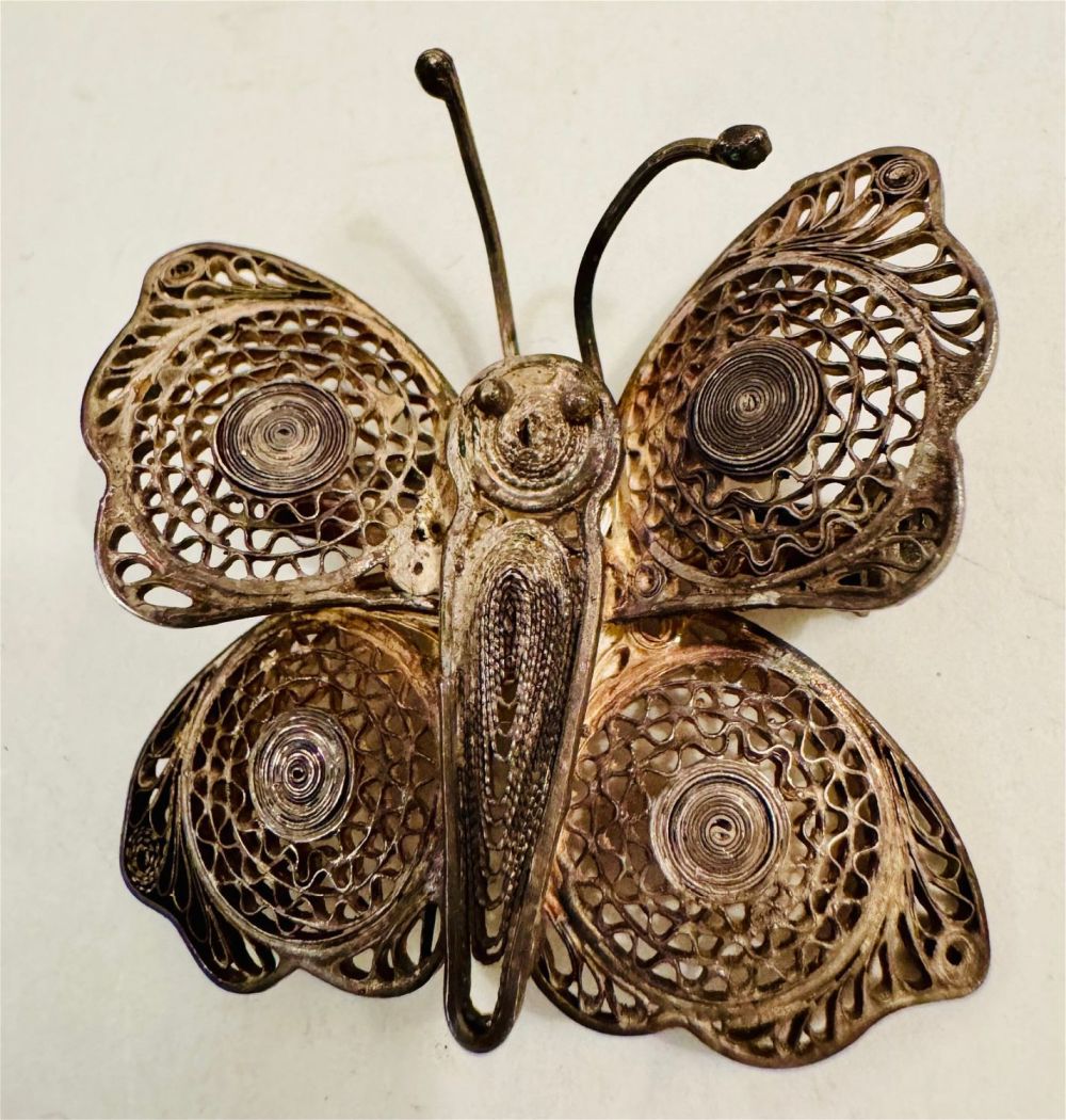 Lot 188: Butterfly pin filigree vintage - marked