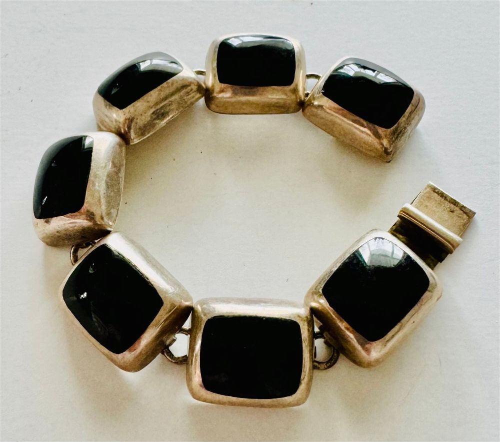 Lot 216: Sterling onyx bracelet vintage signed