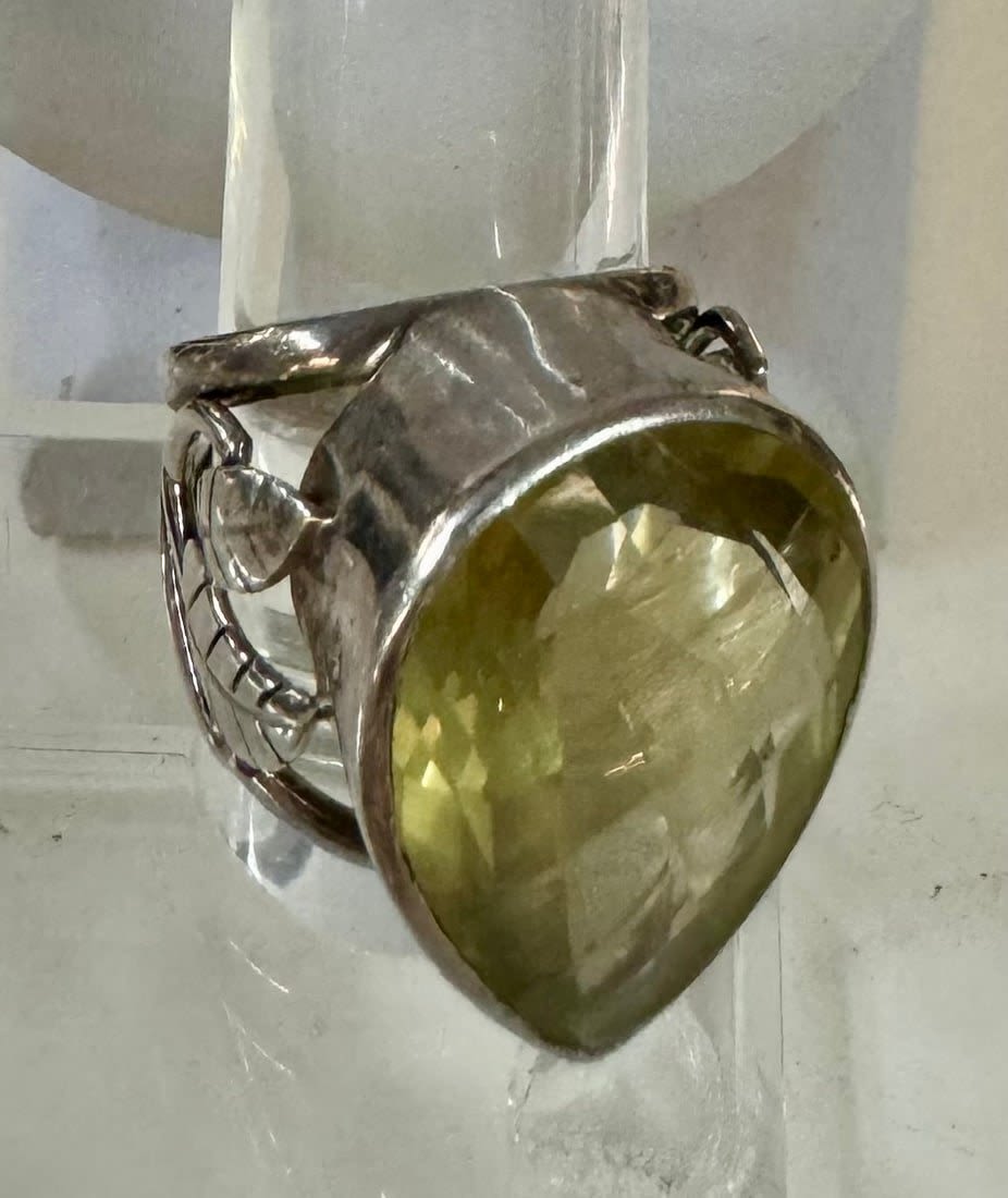 Lot 44: Sterling lemon quartz faceted ring