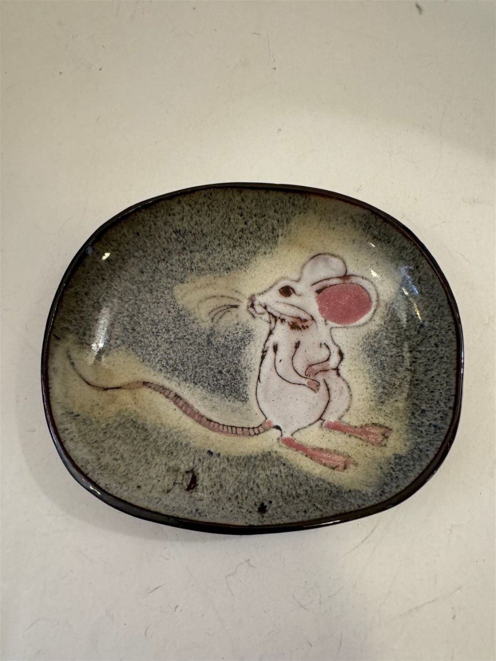 Lot 238: Mouse small platter ceramic vintage