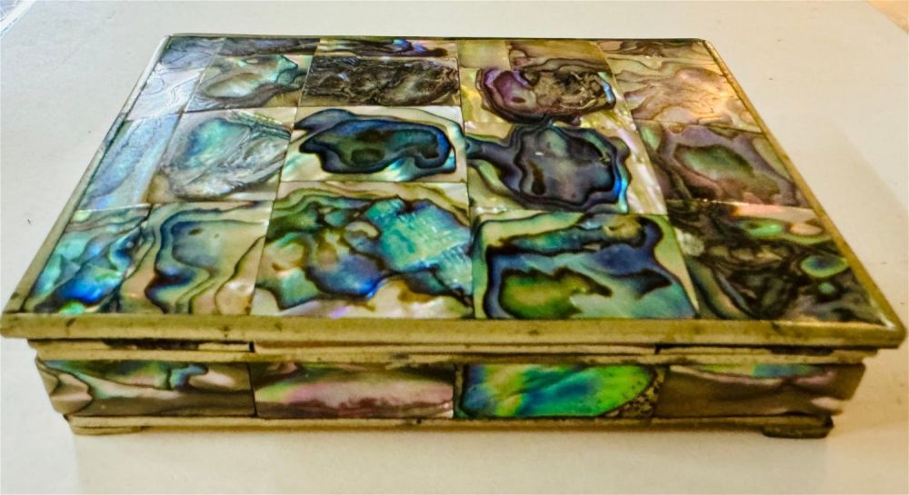 Lot 253: Abalone inlaid box with wood lining