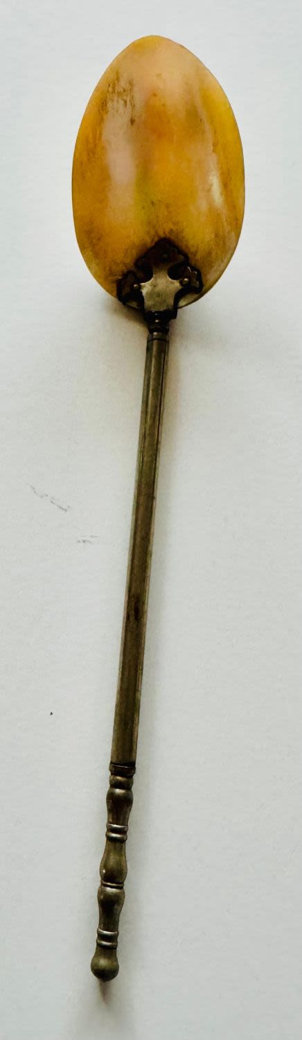 Lot 388: Mother of pearl spoon with silver handle antique