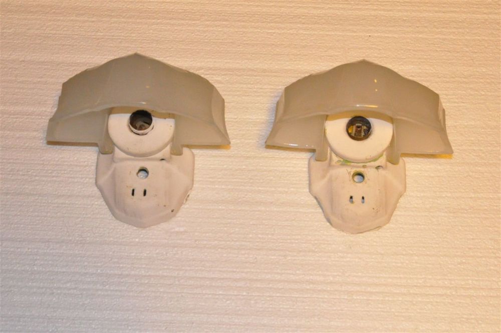 Lot 413: Deco pair wall sconces Kohler green