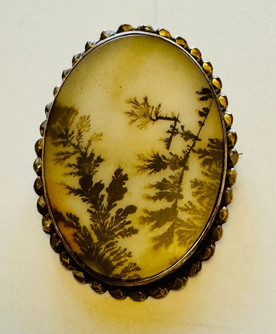 Lot 414: Picture scenic dendritic agate pendant/pin sterling