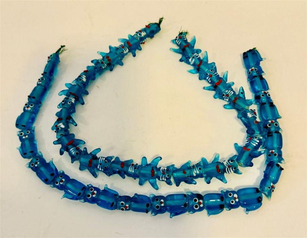 Lot 454: Cats glass blown beads