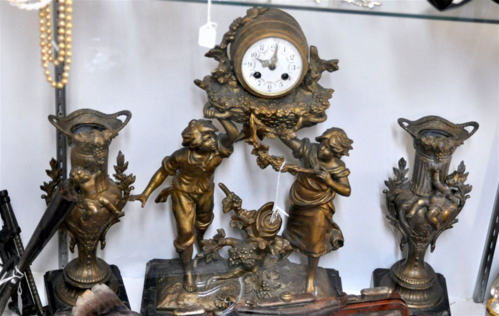 Lot 443: Figural clock vintage cherub 3 piece
