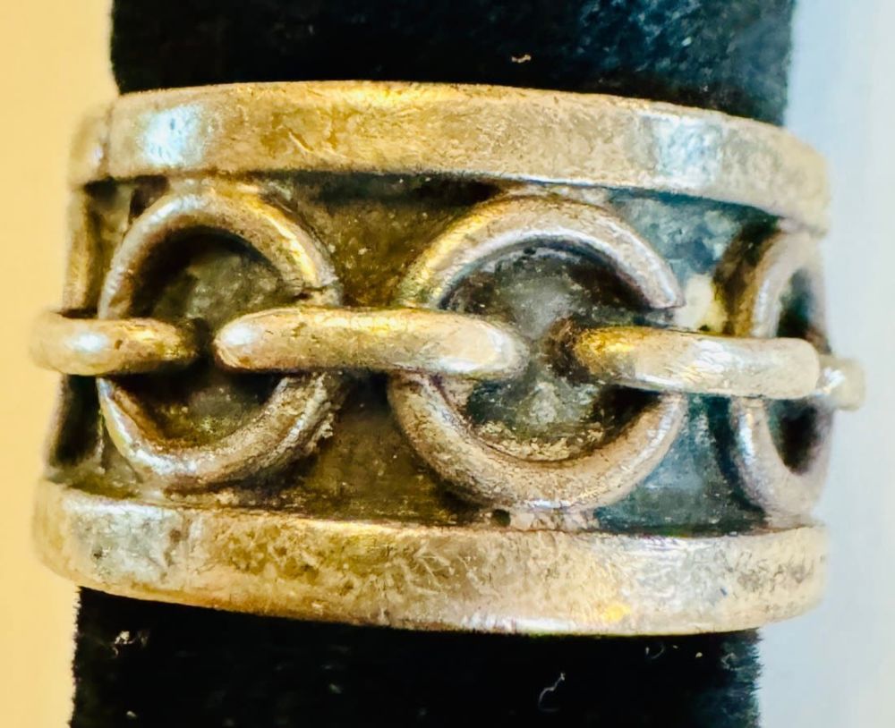 Lot 327: Sterling vintage Mexican band wide