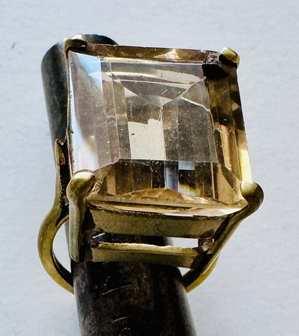 Lot 197: Lemon quartz faceted sterling ring