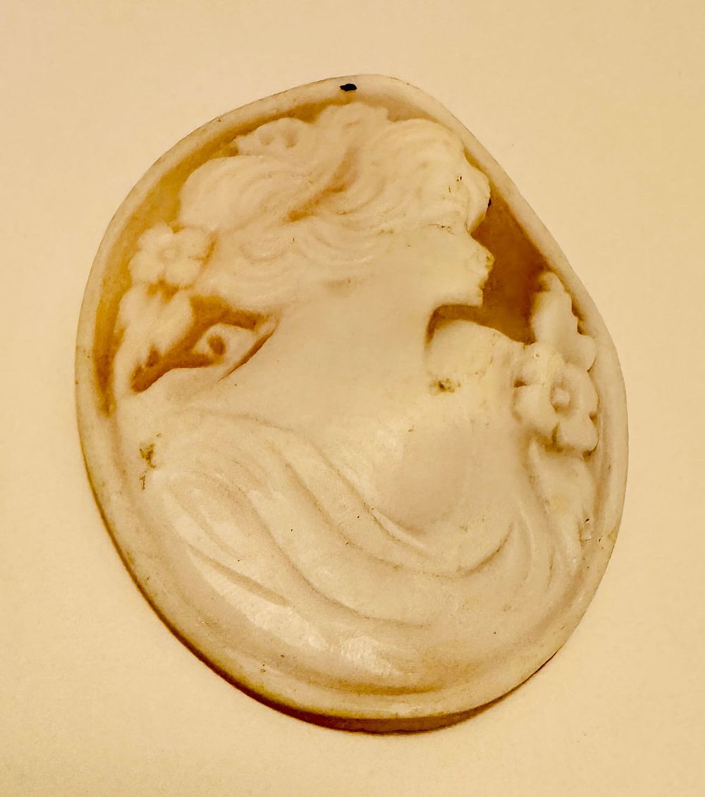 Lot 237: Custom vintage carved cameo shell lady