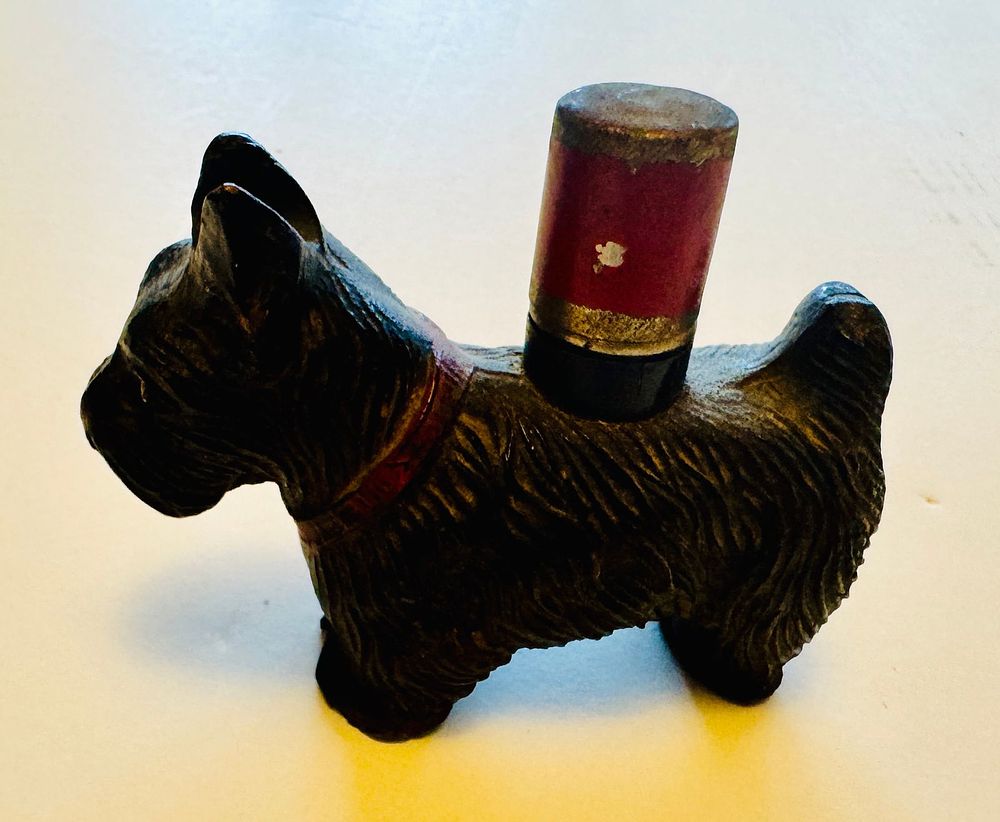 Lot 272: Scotty dog Cigarette lighter vintage
