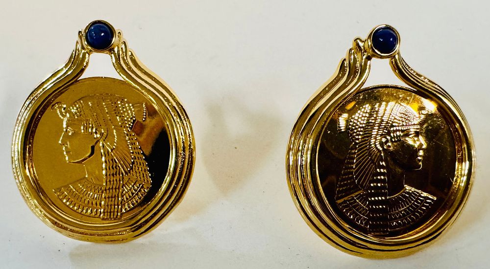Lot 300: Franklin Mint Cleopatra earrings gold color