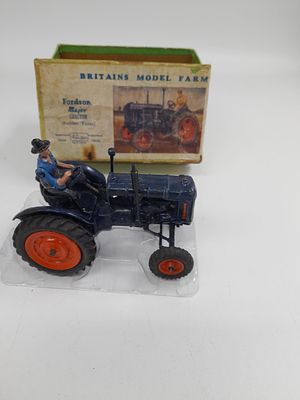 BRITAINS FORDSON MAJOR TRACTOR 128F - ORIGINAL VINTAGE MODEL