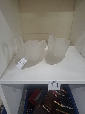 pr opaque swan baskets