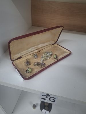 Deco jewellery