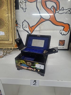 oriental black lacquer jewellery box