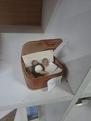 stud case + contents