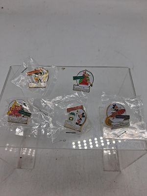 Euro Disney 5 different badges