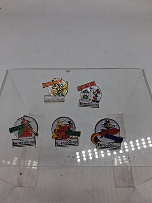 Euro Disney 5 different badges