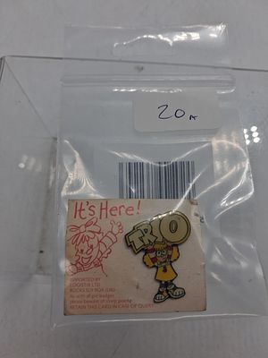Vintage Trio chocolate biscuit badge