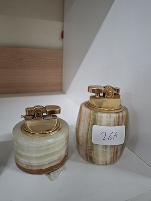2 onyx lighters