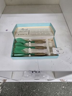 vintage unicorn darts VGC in box