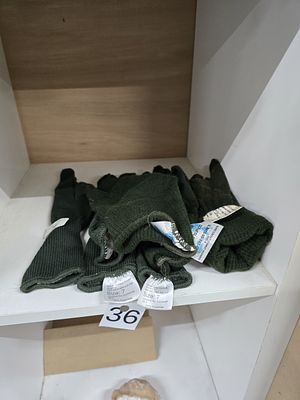 4 pairs combat gloves size 7-9