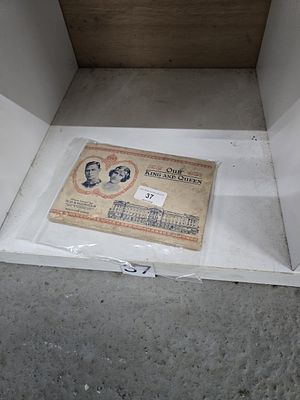 cigarette cards king + quen plus king george V