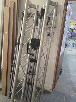 Aluminium 
Triangular Trussing, a Tripod Stand,