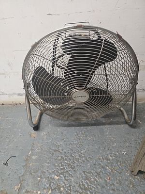 A Lervia High-Velocity Tilting Floor Fan