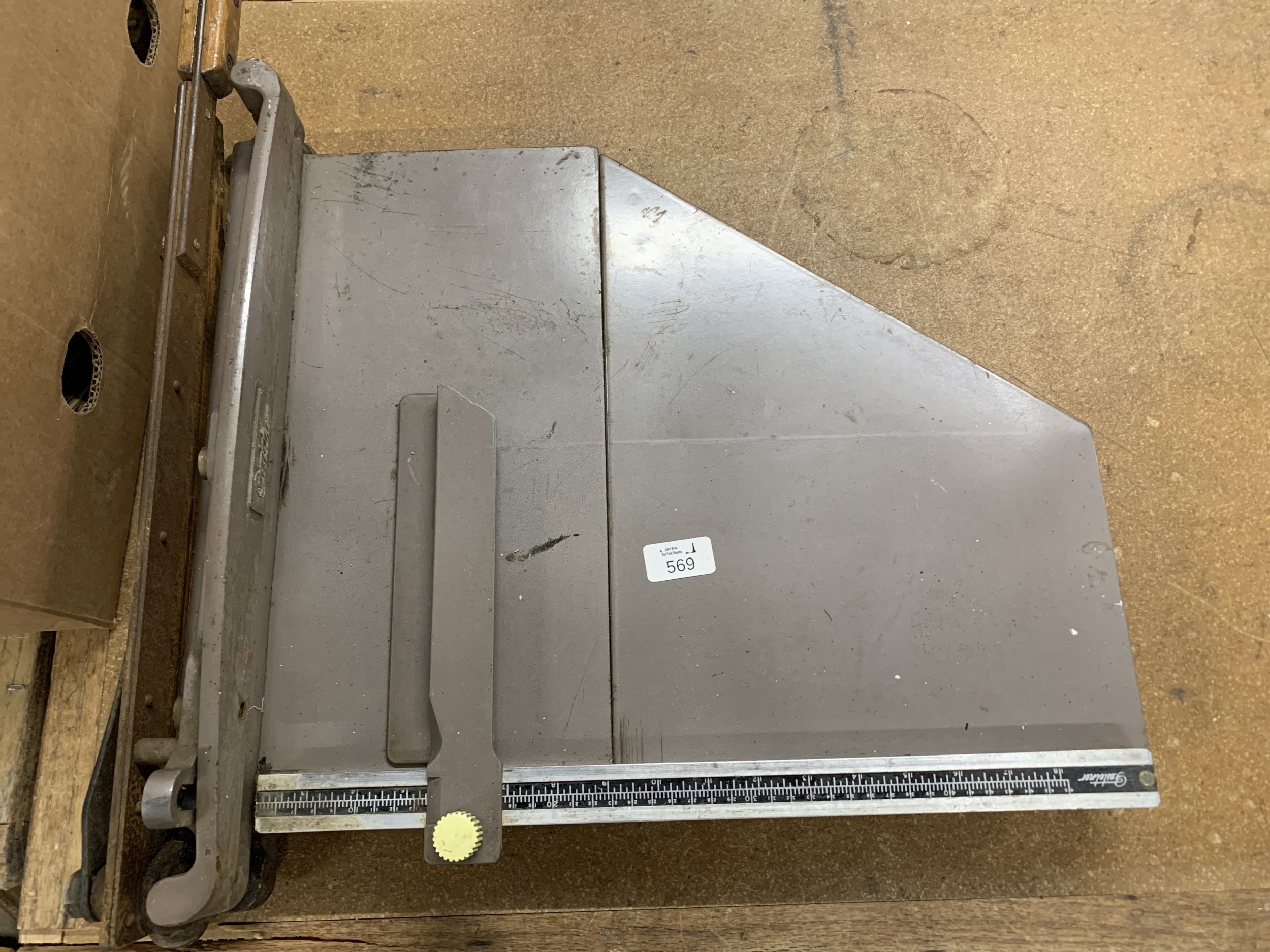 Lot 569