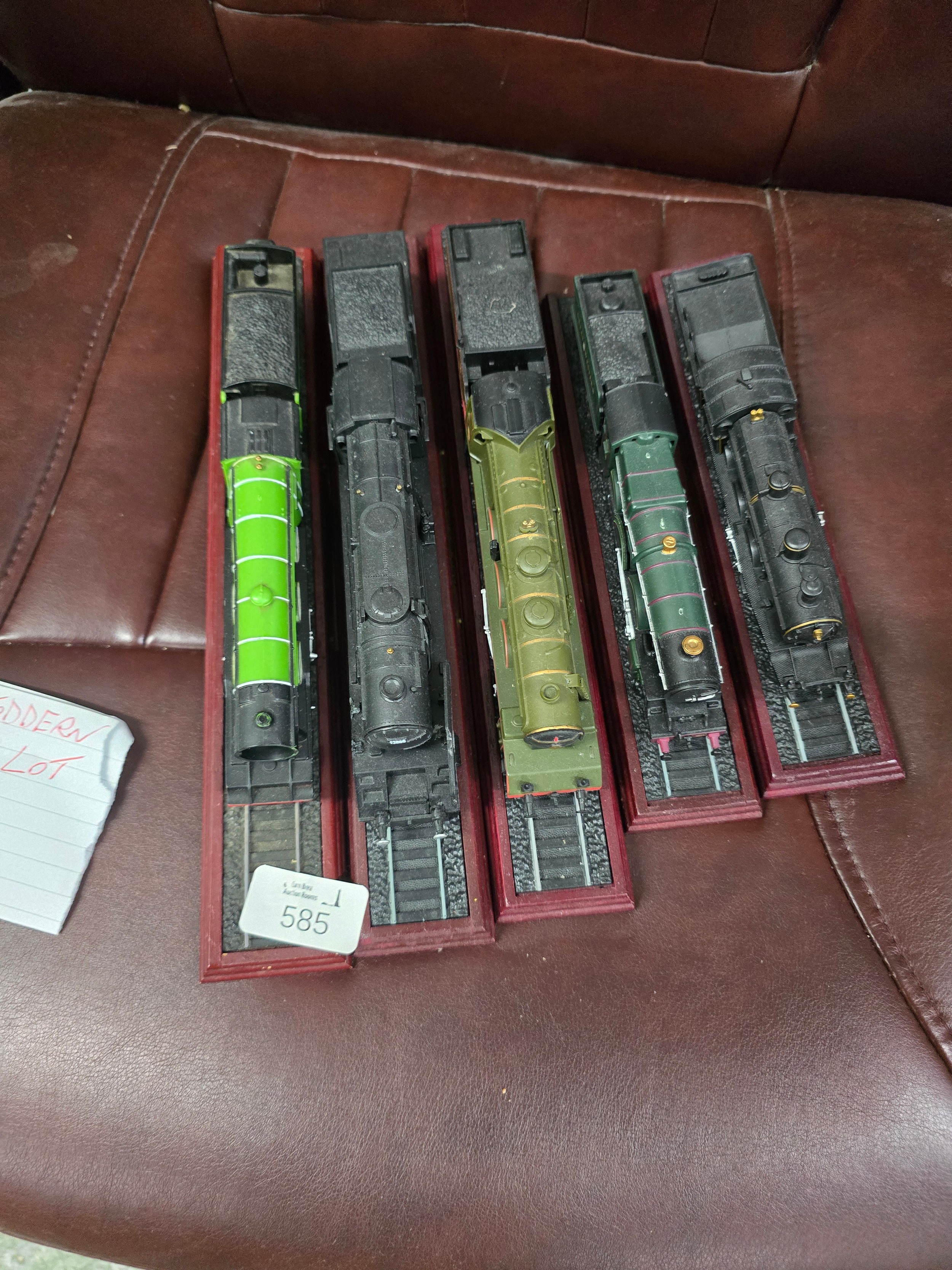 Lot 585