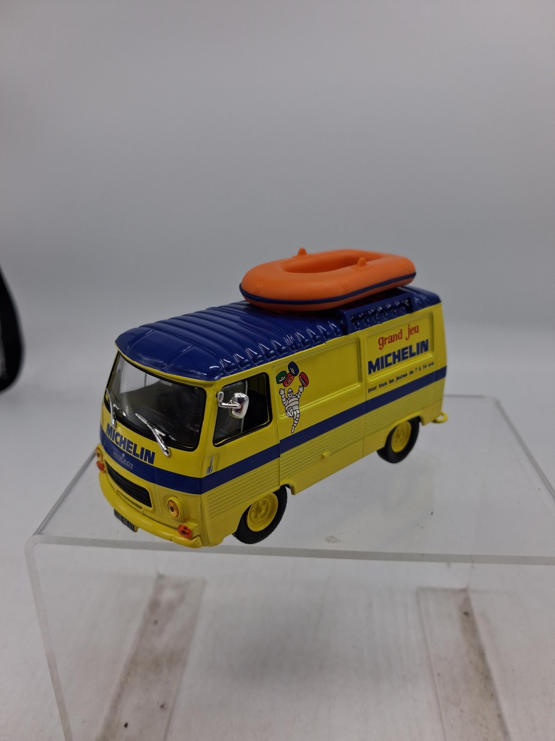 Lot 484
