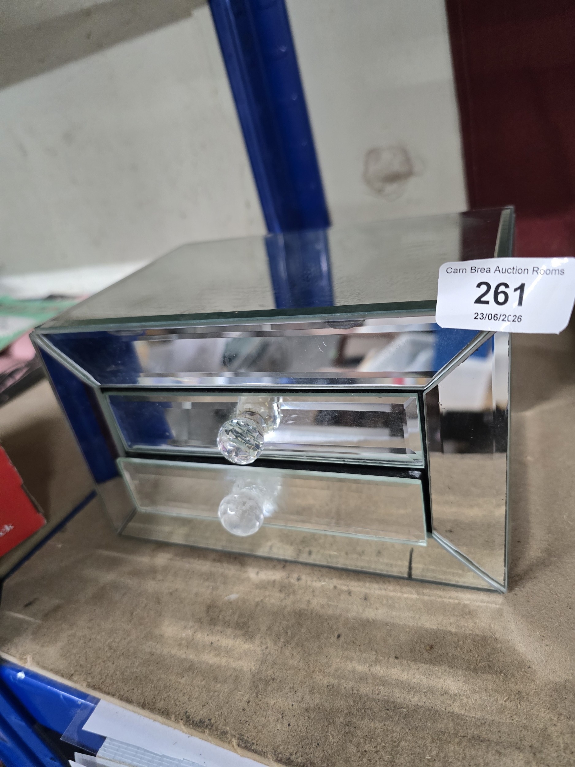 Lot 261