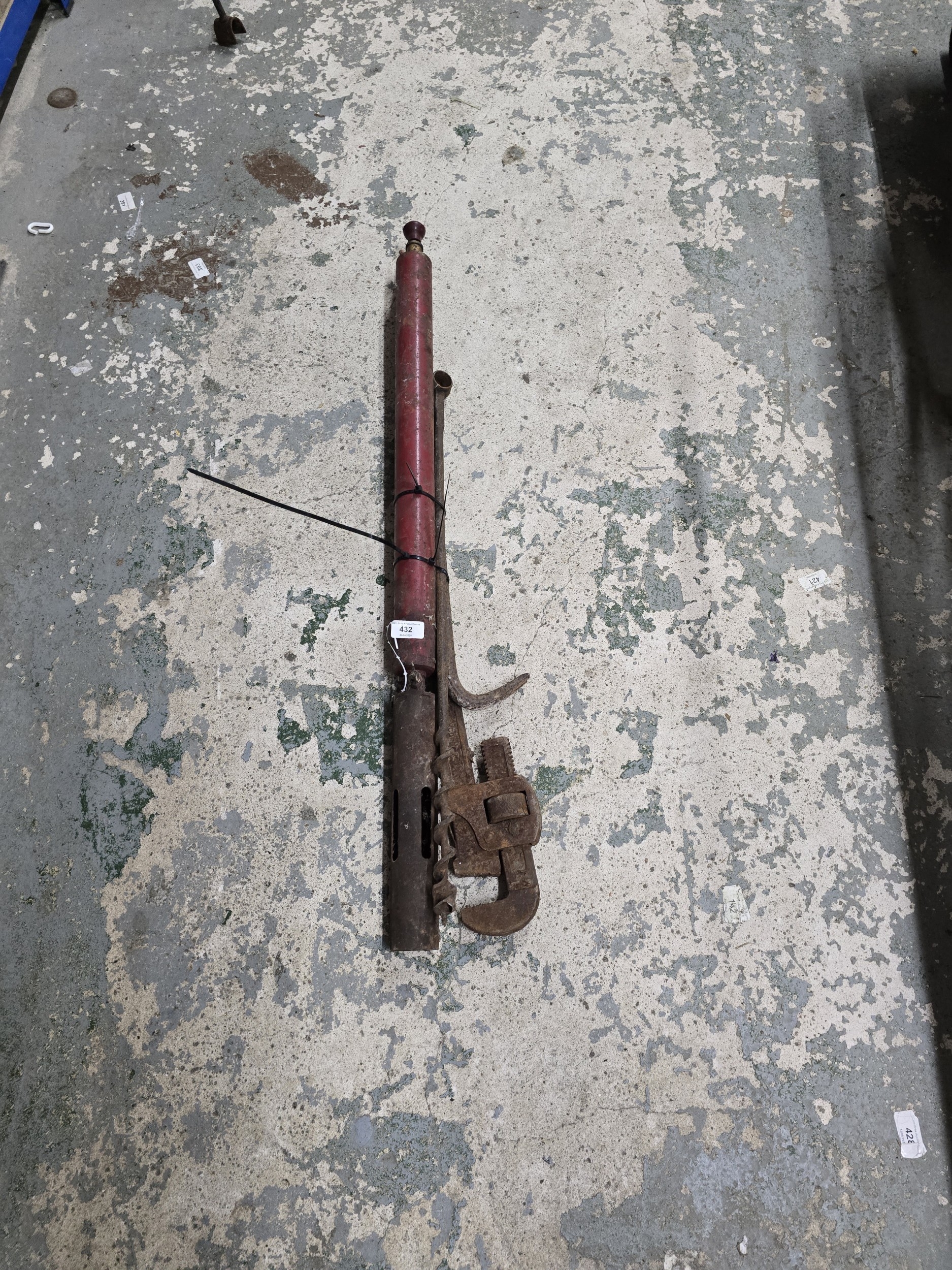 Lot 432