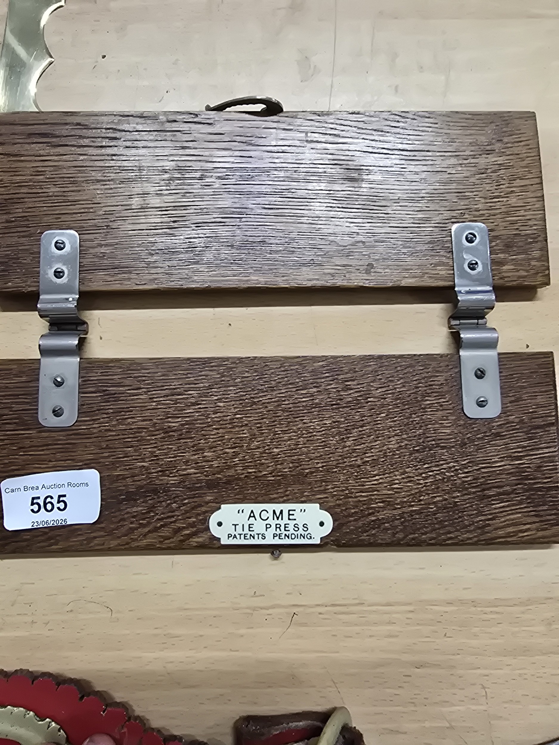 Lot 565
