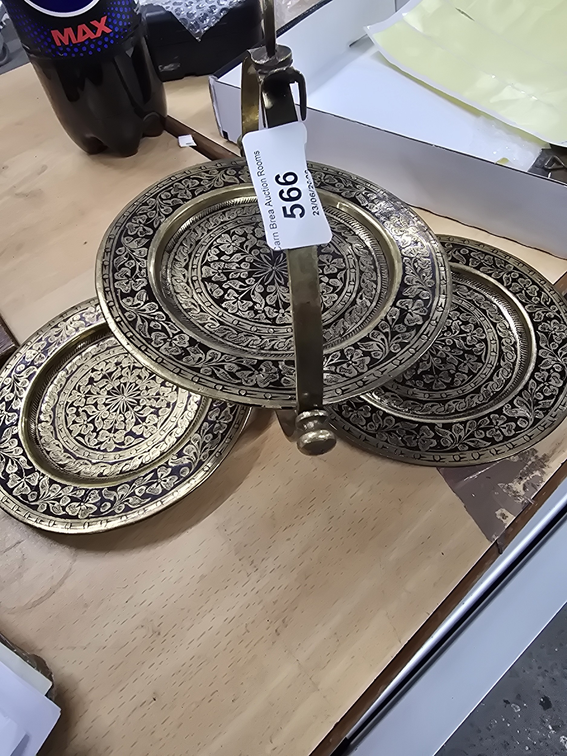 Lot 566