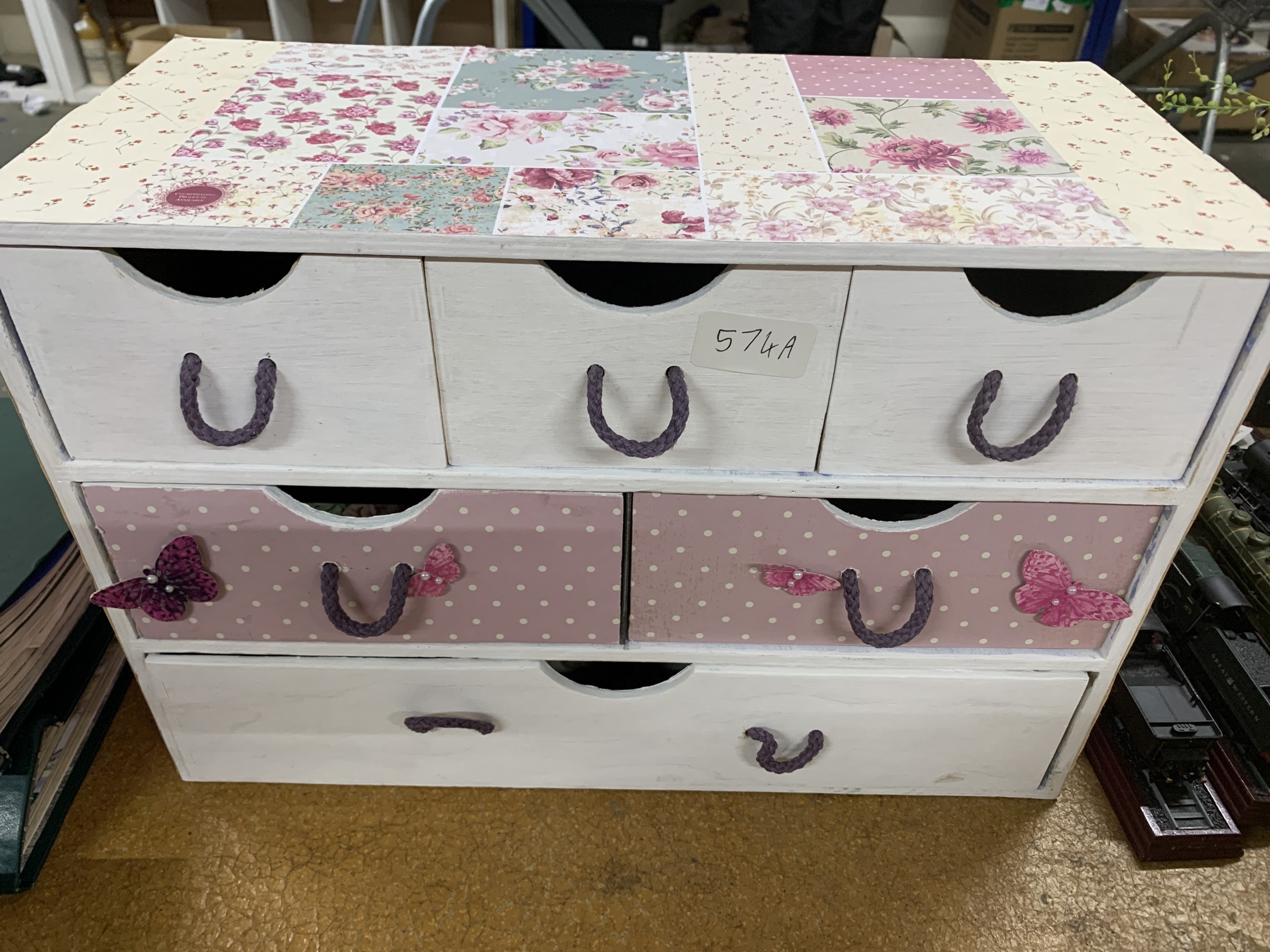 Lot 574a