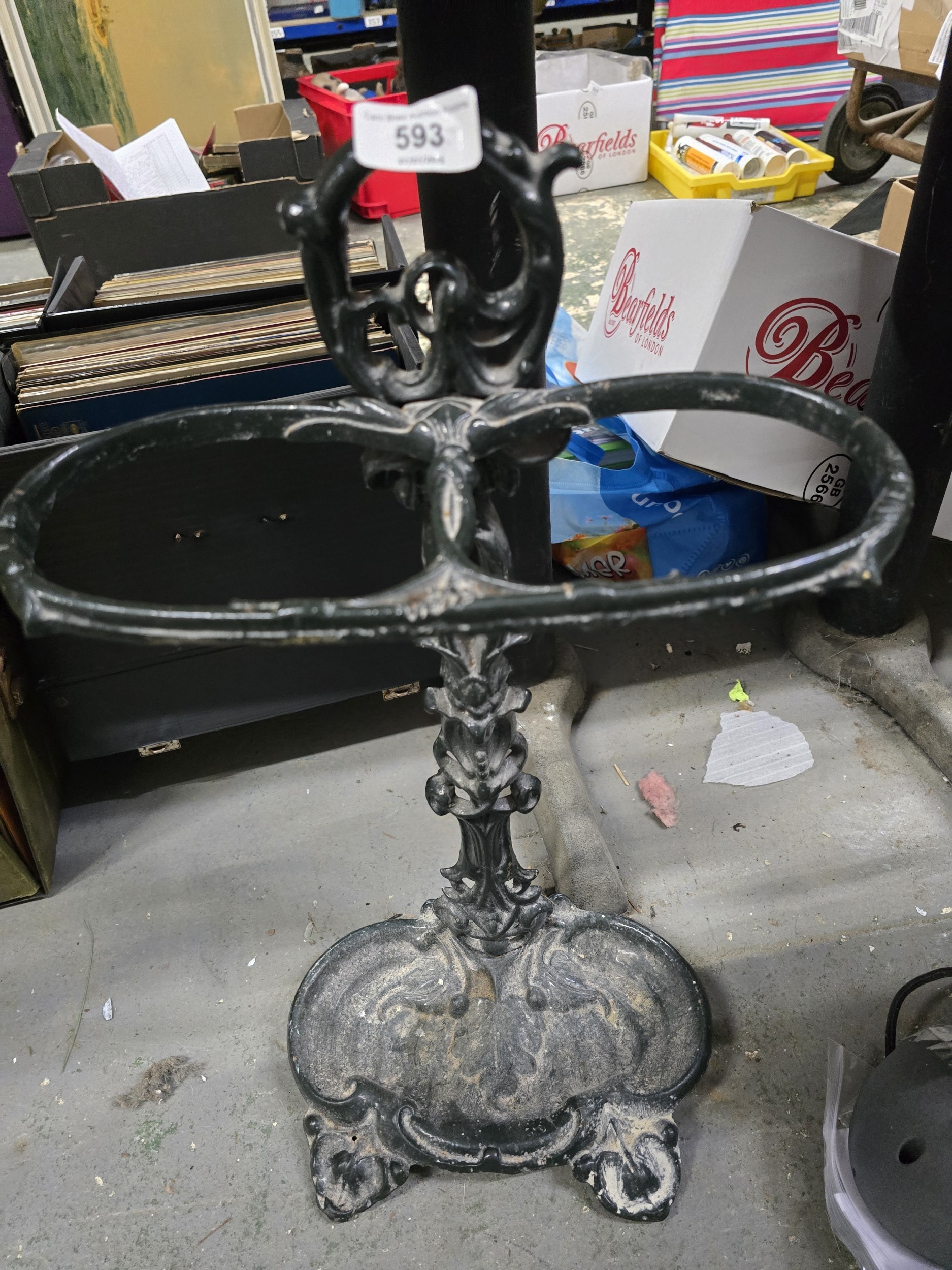 Lot 593