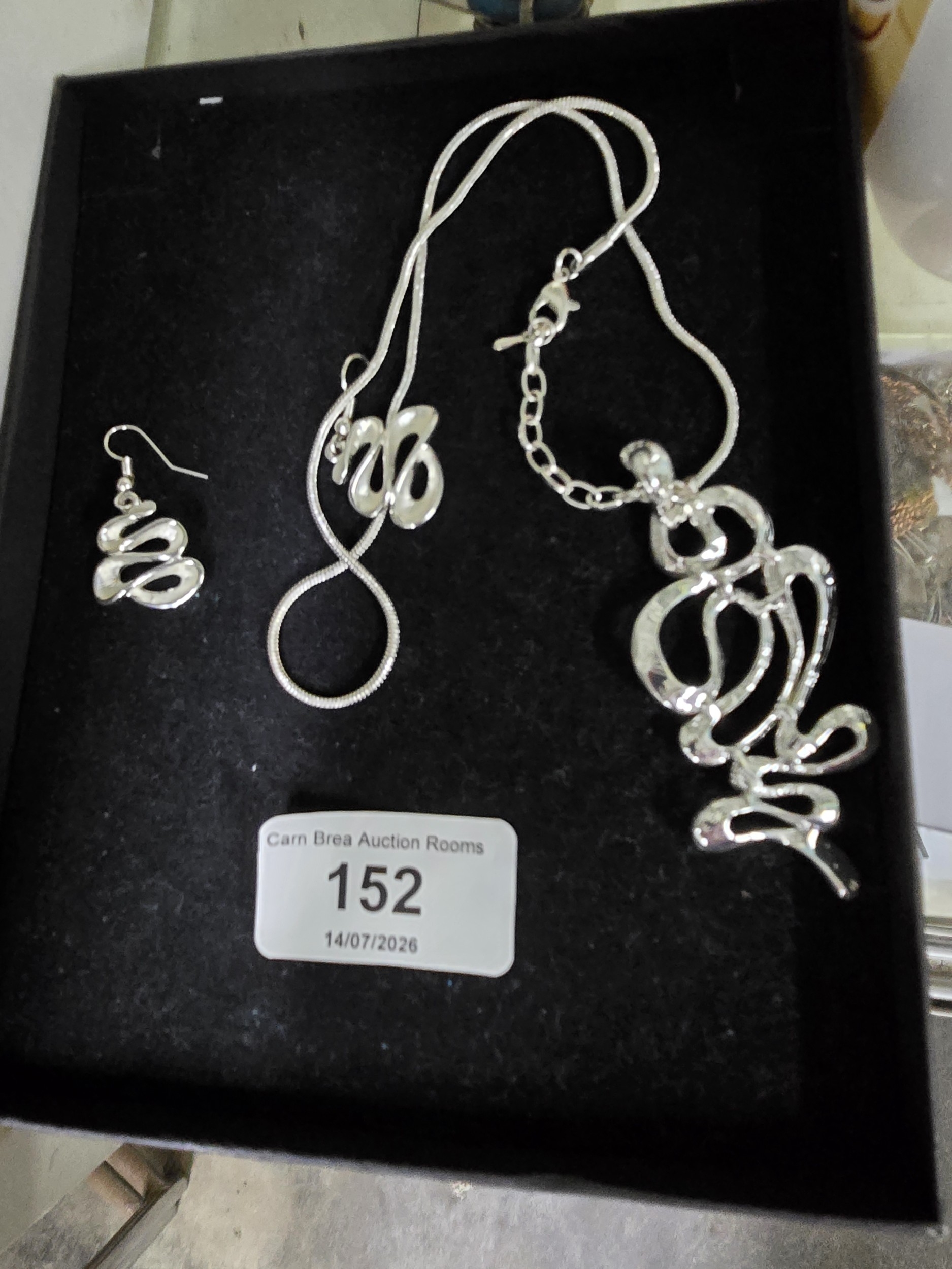Lot 152