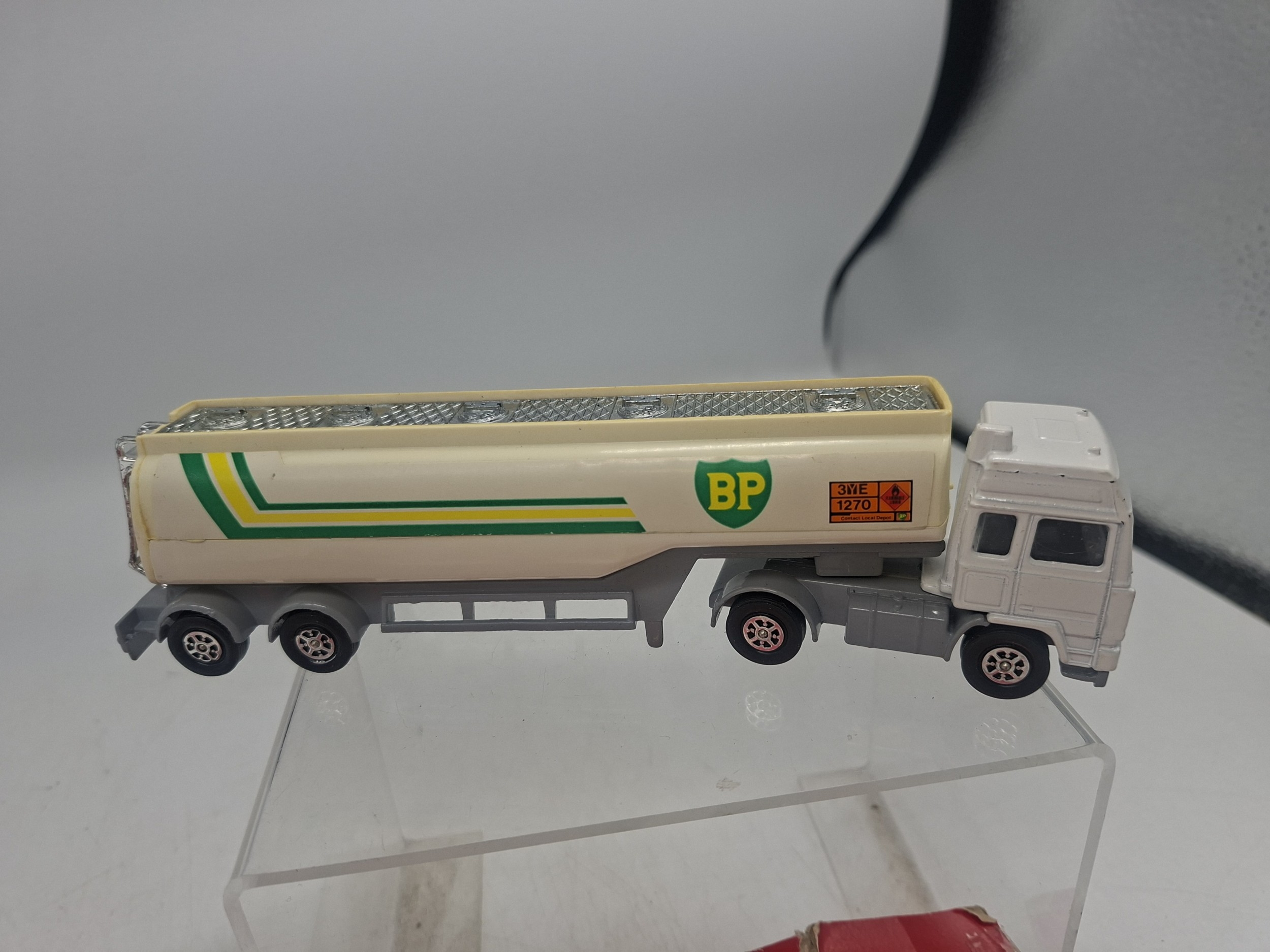 Lot 594