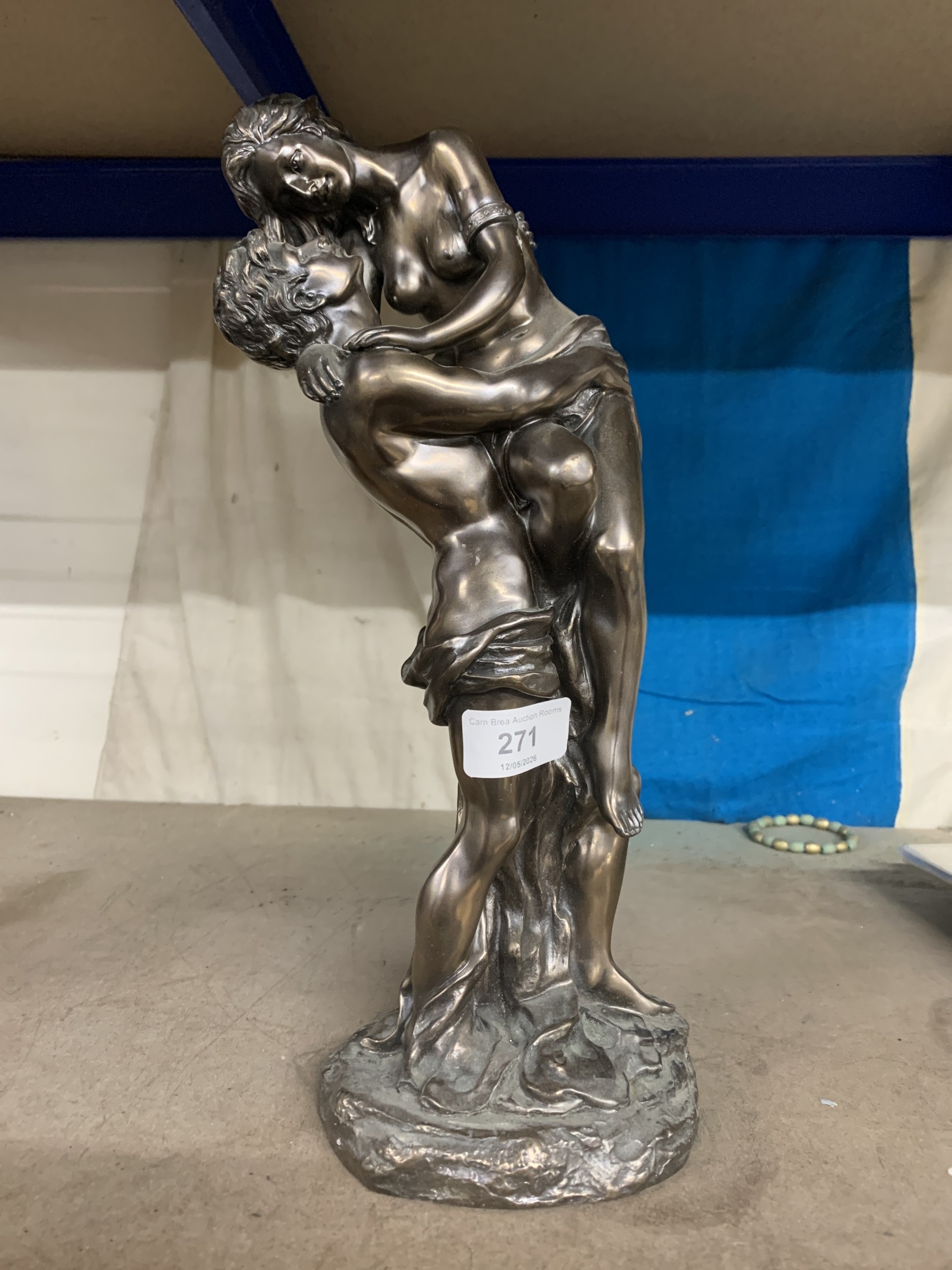 Lot 271