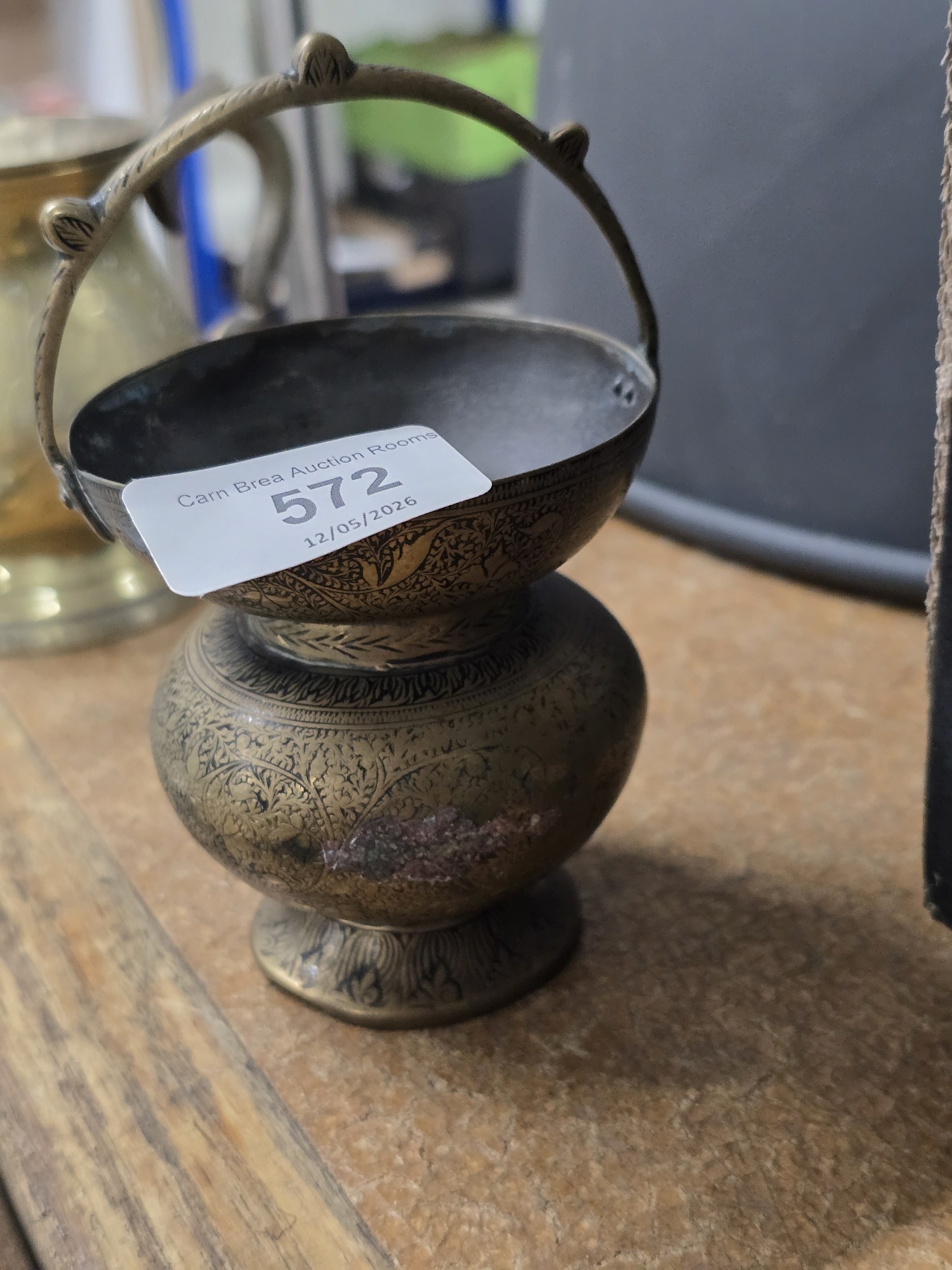 Lot 572